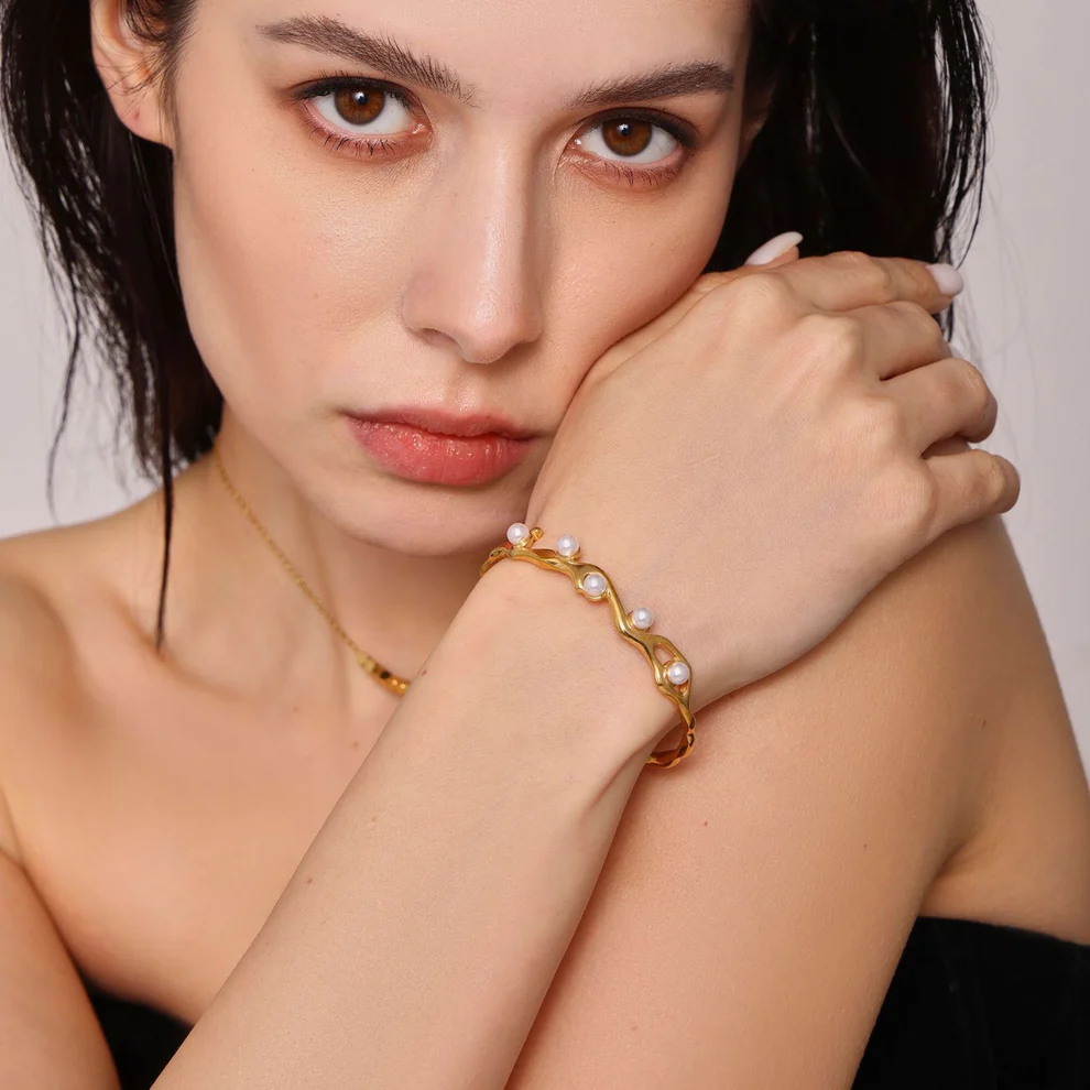 Elysia Pearl Engraved Bracelet