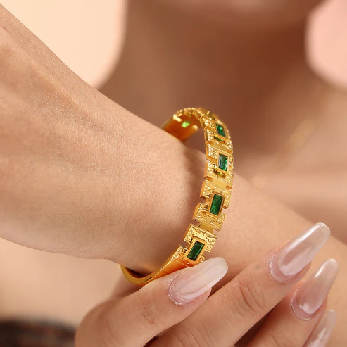 Vintage vibes Green Bracelet 18k gold plated