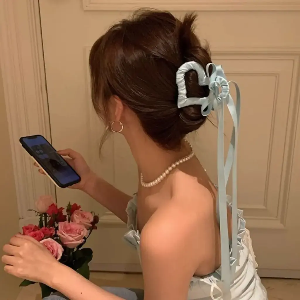 heart bow clips -pcs 3(different color)