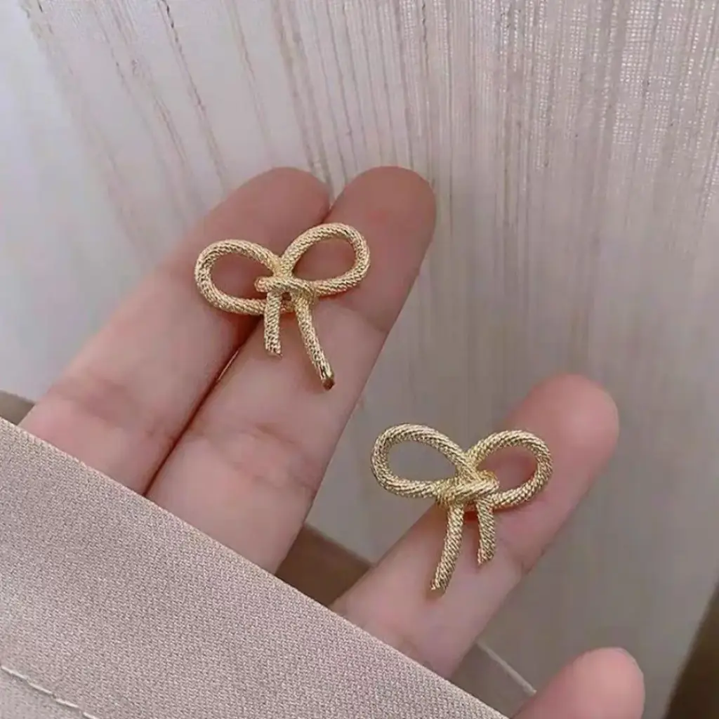bowknot stud earrings 