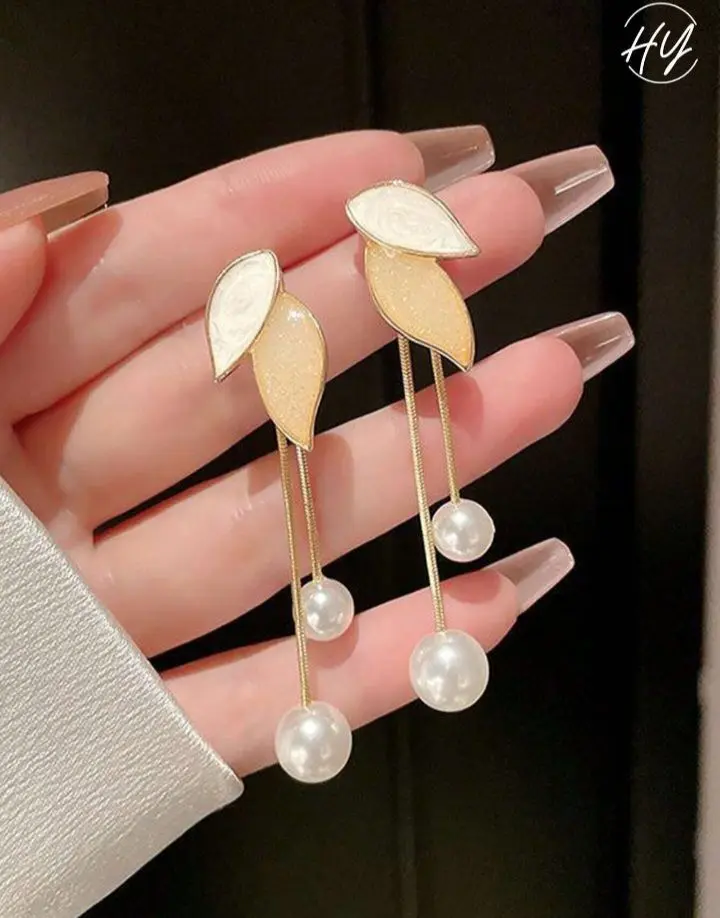 leaf pearl earrings 