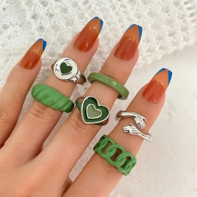6 pcs set green heart & hug rings
