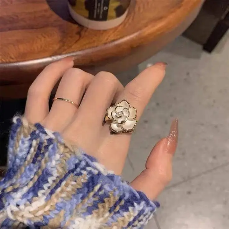 allure glittering ring