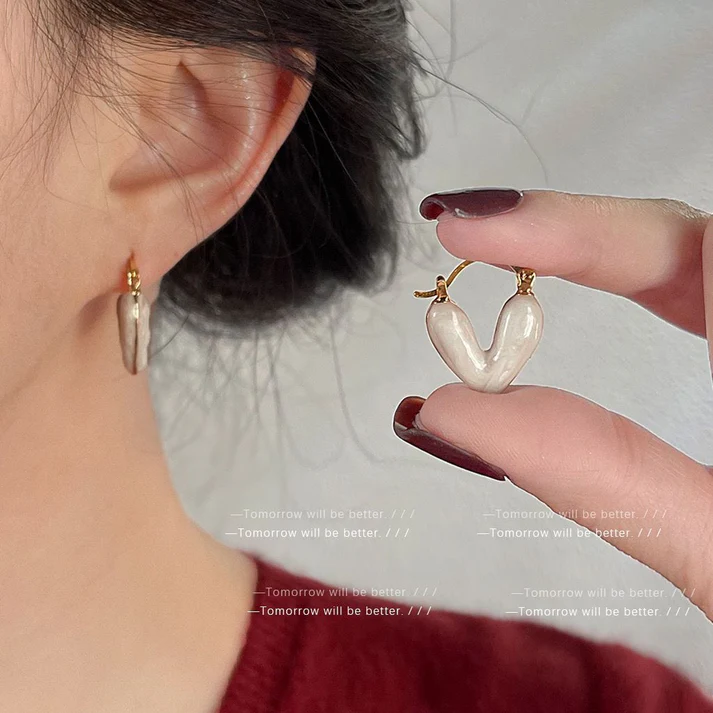 Twist of Heart Hoop Earrings 